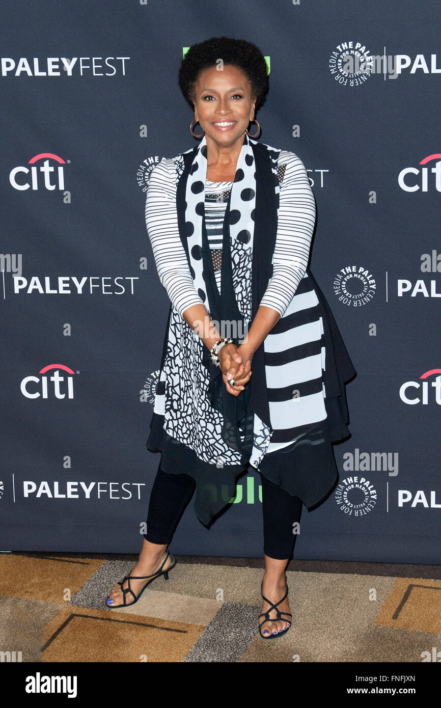 Jennifer Lewis bei der Präsentation der TV-Serie 'Black-ish' auf dem 33. Paleyfest 2016 im Dolby Theatre, Hollywood. Los Angeles, 13.03.2016 Stock Photo