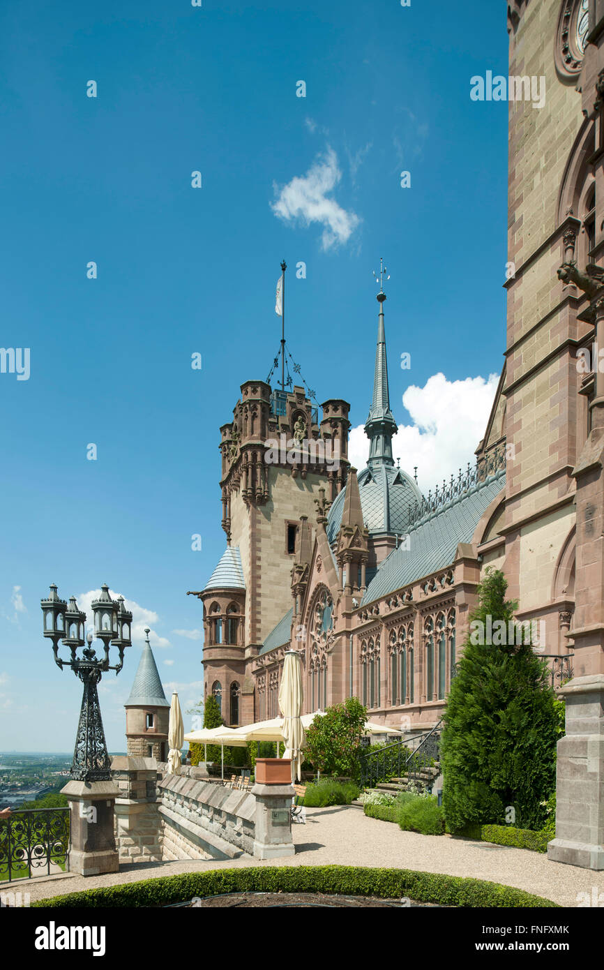 Deutschland, Königswinter, Drachenfels, das 1882 im historistischen Stil erbaute Schloss Drachenburg. Stock Photo