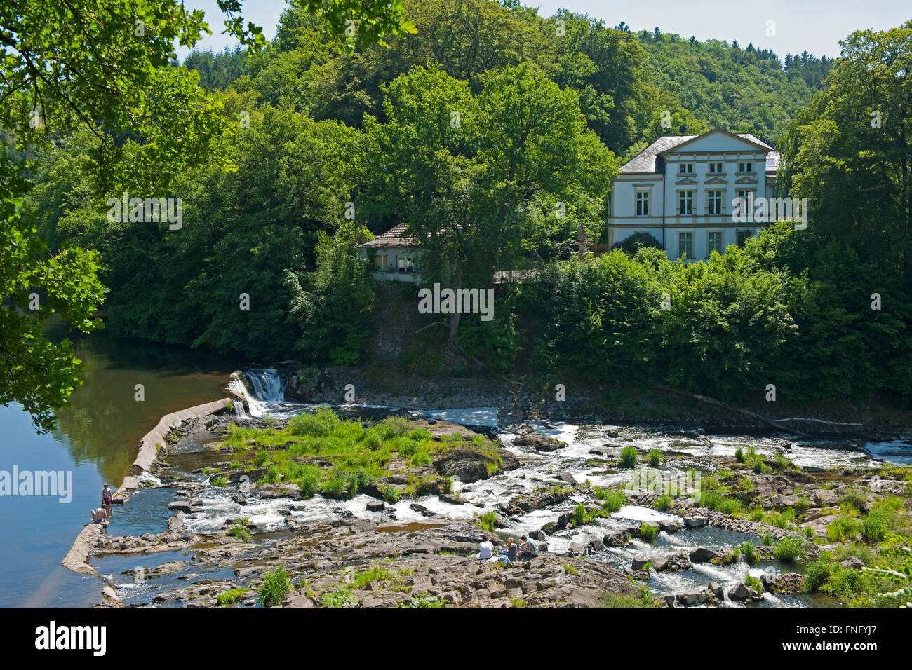 Industrielle Schlafzimmer mit Kupfer Zubehör und Wand Stockfotografie -  Alamy