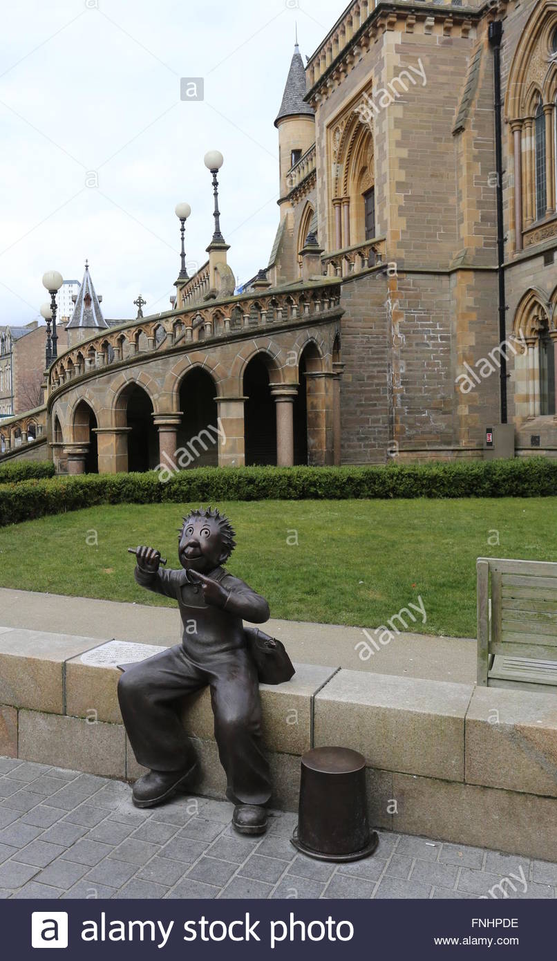 Oor Wullie Statue Dundee Stock Photos & Oor Wullie Statue Dundee Stock