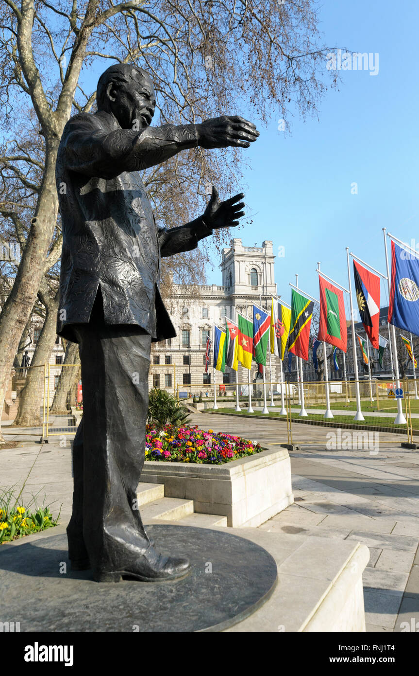 Statue of former South African President, Nelson Mandela by Ian Walters, Parliament Square, London Stock Photo