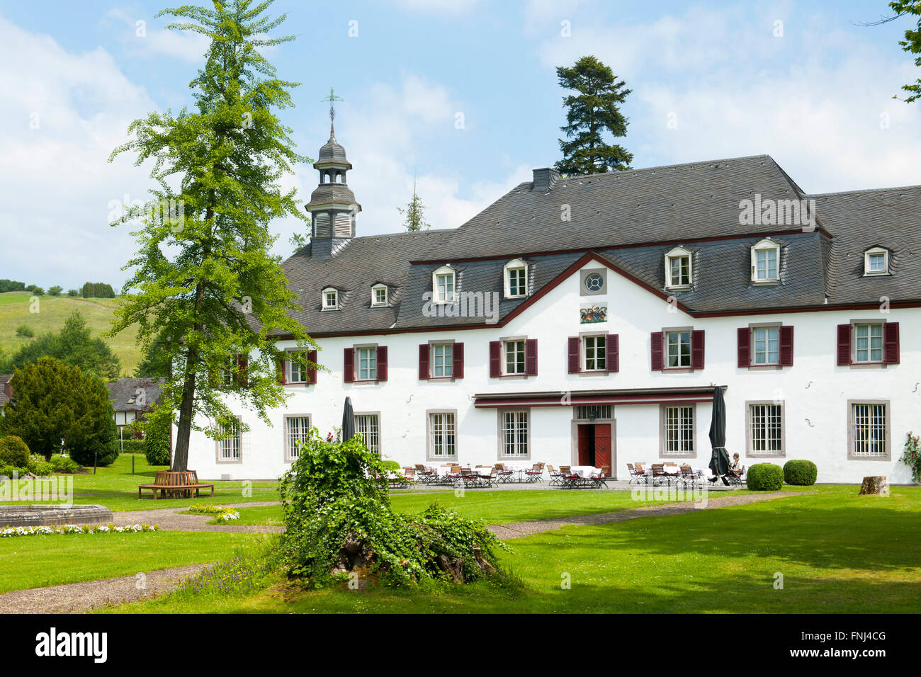 Deutschland, Rhein-Sieg-Kreis, Lohmar, Wahlscheid, Schloss Auel wird als Hotel mit angeschlossenem Golfplatz geführt. Stock Photo