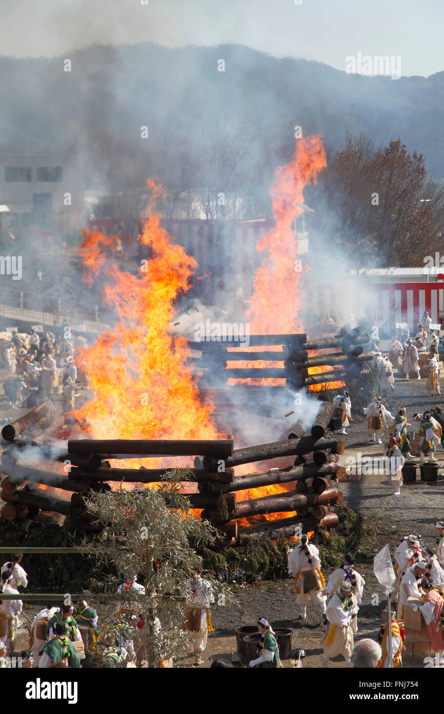 japan-kyoto-agon-shu-hoshi-matsuri-fire-festival-prayer-stick