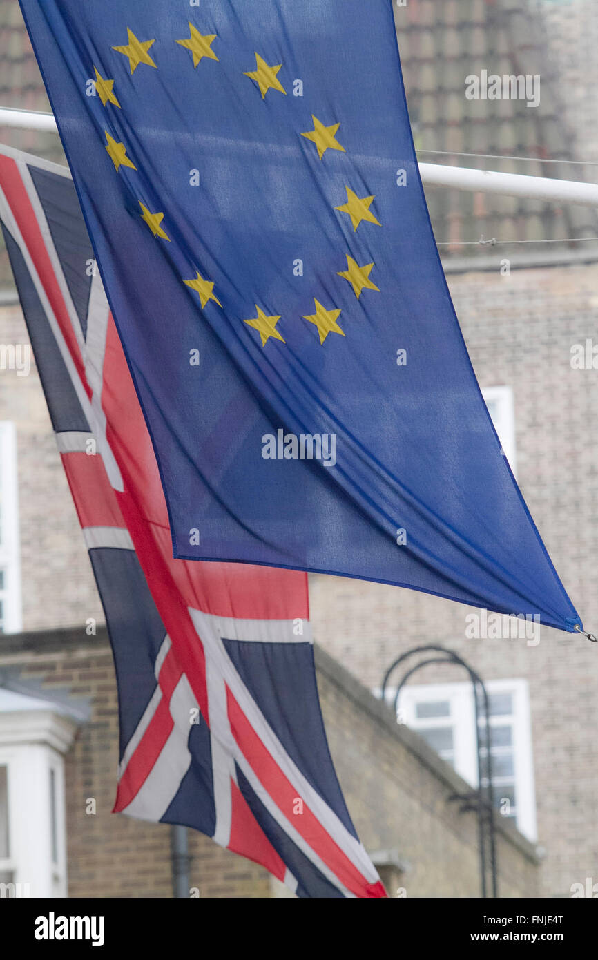 Westminster London,UK. 15th March 2016. 100 Days left until the British public go to the polls on June 23 to vote in the EU referendum on whether to remain or leave the European Union Stock Photo