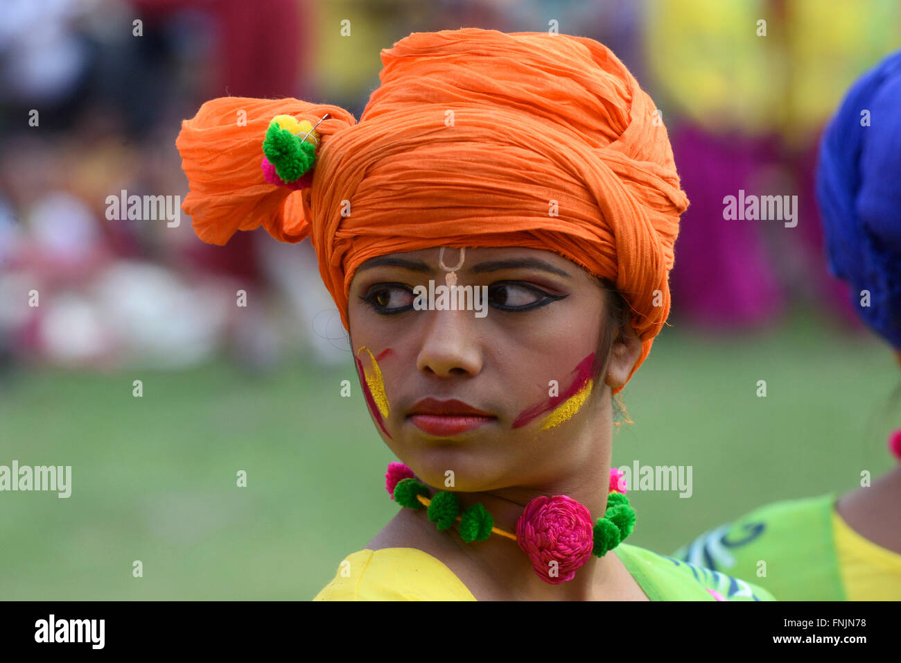 does holi powder stain