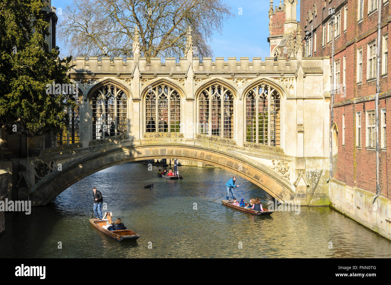 The bridge commonly known as the 'Bridge of Sighs' over the River Cam, St Johns College, Cambridge, England, UK. Stock Photo