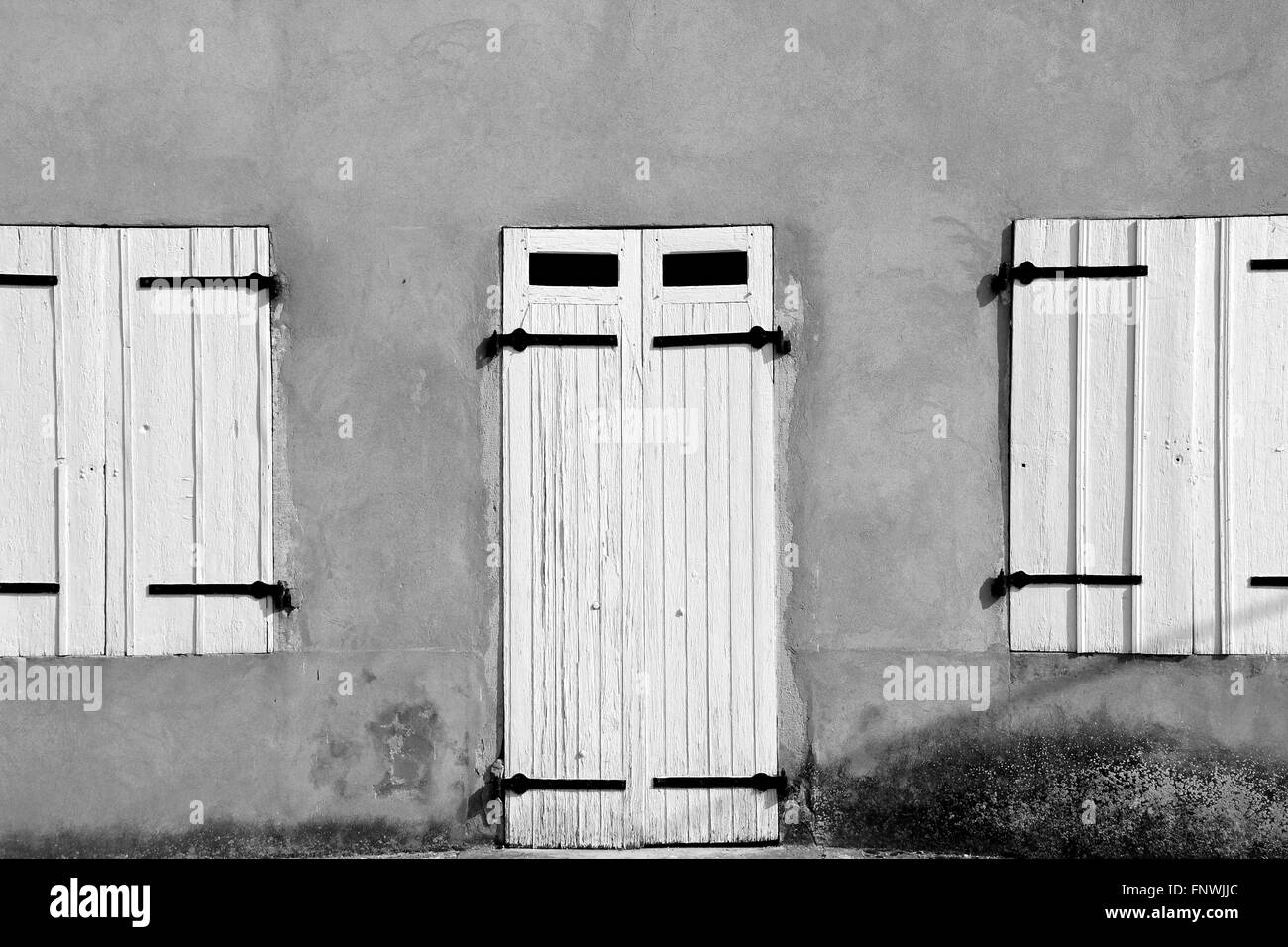 White windows black shutters hires stock photography and images Alamy
