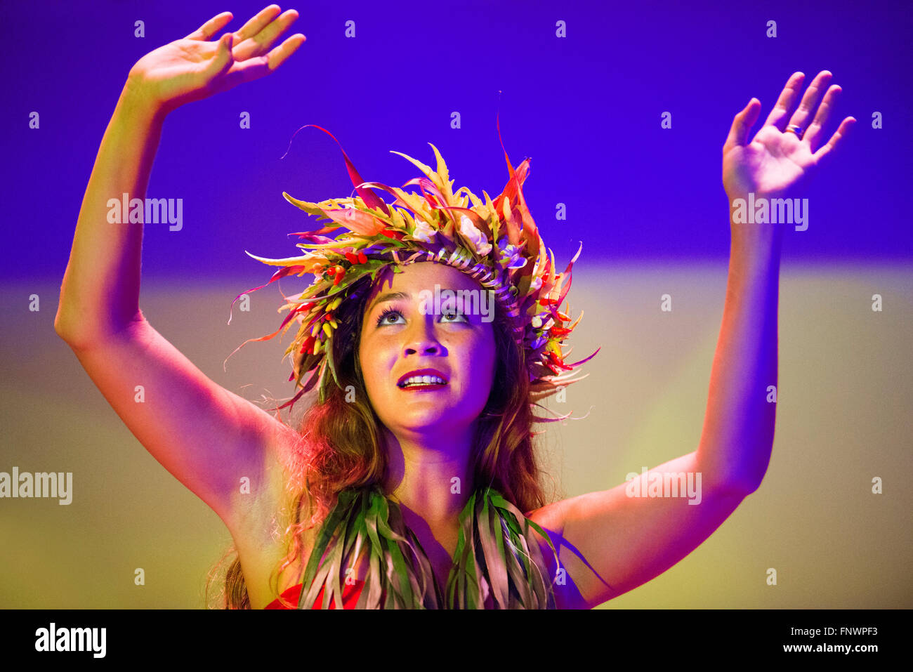Hula dancing hawaiian hi-res stock photography and images - Page 3