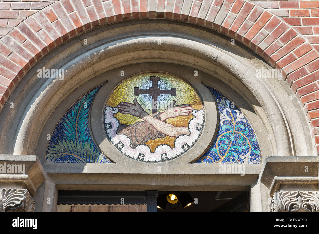Church door mosaic architecture hi-res stock photography and images - Alamy