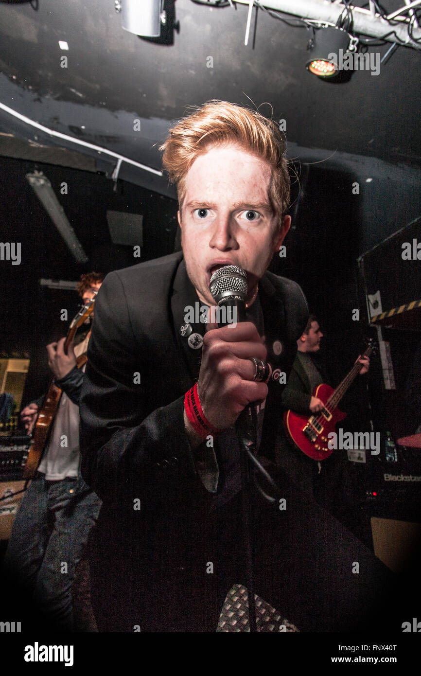 Lead Singer of Bringing Back Tomorrow performing in Fuel Rock Bar, Cardiff. Stock Photo