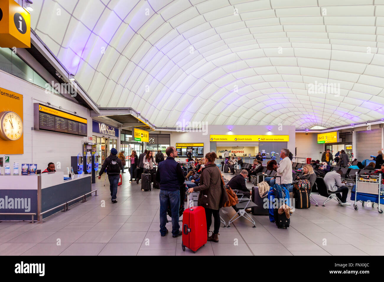 Heathrow bus station hi-res stock photography and images - Alamy