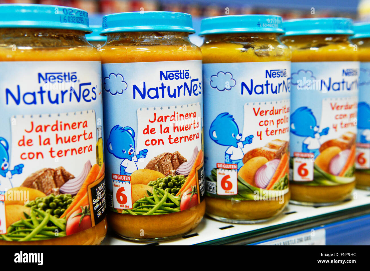 Leche de fórmula para bebés, Carrefour, Lyon, Francia Fotografía de stock -  Alamy