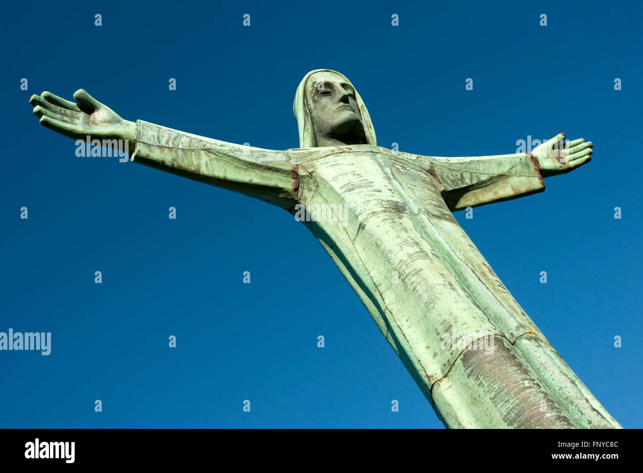Deutschland, Nordrhein-Westfalen, Rhein-Sieg-Kreis, Sankt Augustin, Christusstatue vor der Missionsprokur der Steyler Missionare Stock Photo