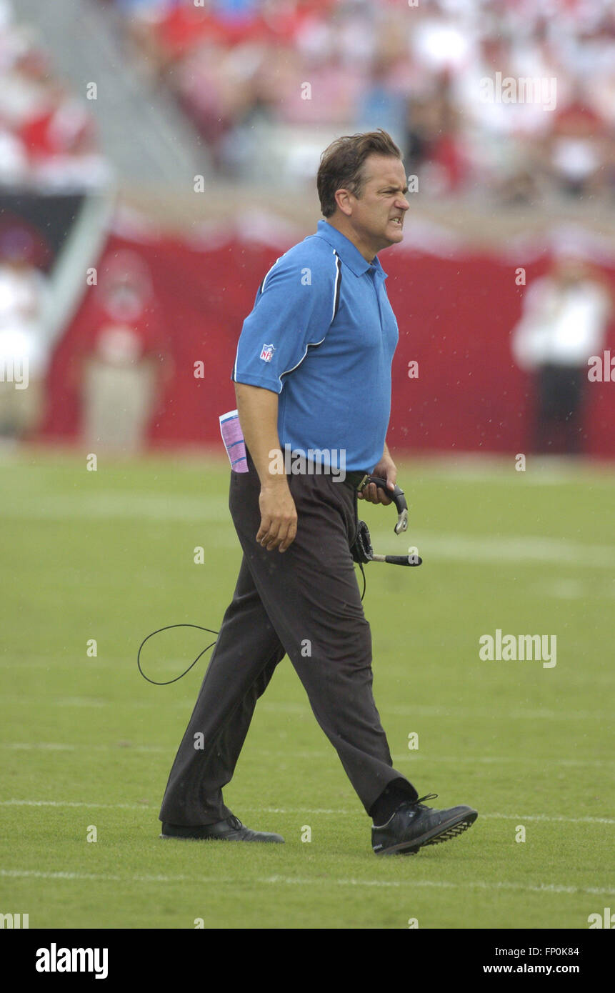 Steve Mariucci appears during a media availability on set at the NFL  Network studios, Wednesday, Sept. 9, 2015, in Culver City, California. (AP  Photo/Danny Moloshok Stock Photo - Alamy