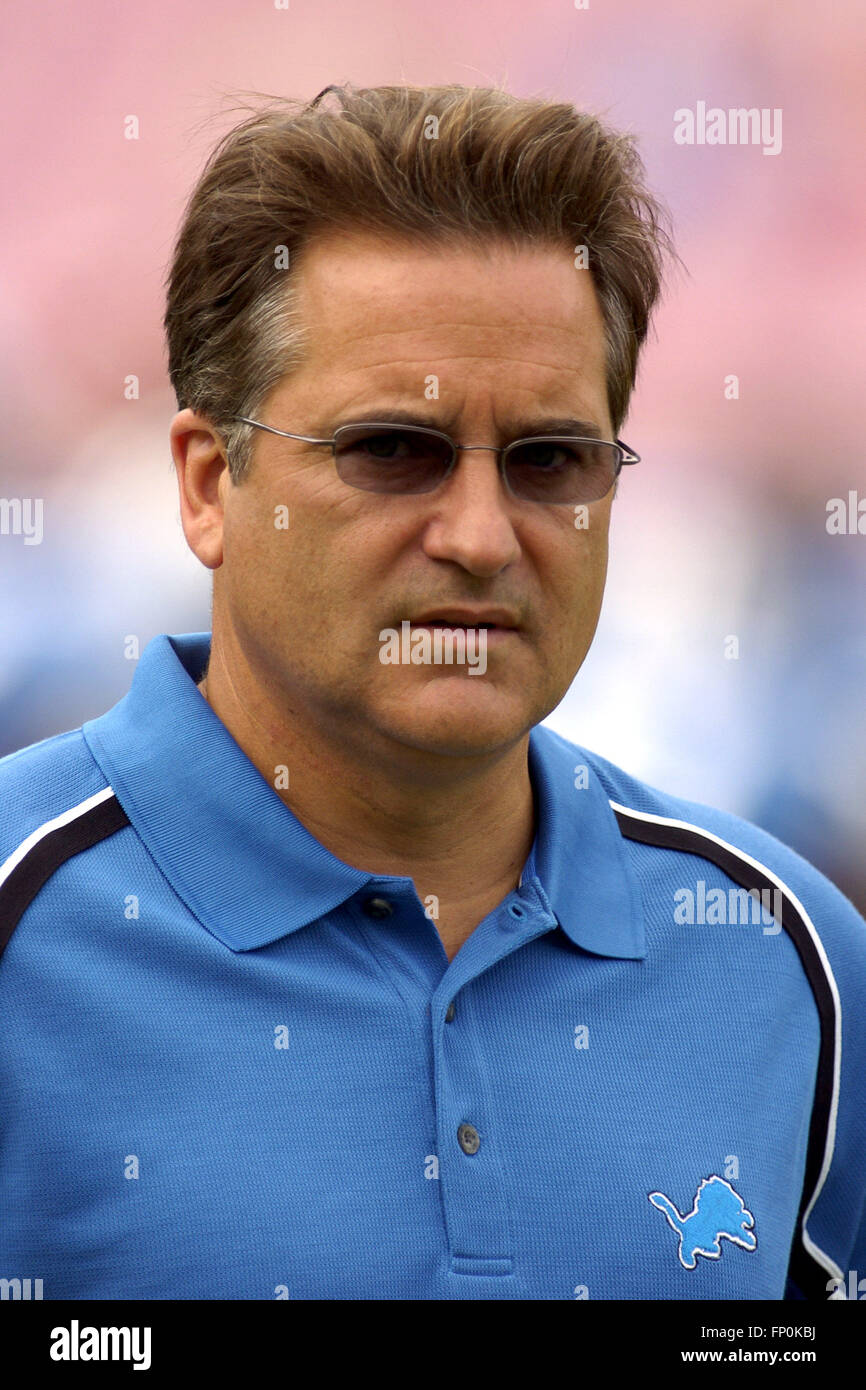 Tampa, Florida, USA. 2nd Oct, 2005. Oct. 5, 2005; Tampa, FL, USA; Detroit Lions coach Steve Mariucci in action against the Tampa Bay Buccaneers during the Bucs 17-13 win at Raymond James Stadium. © Scott A. Miller/ZUMA Wire/Alamy Live News Stock Photo