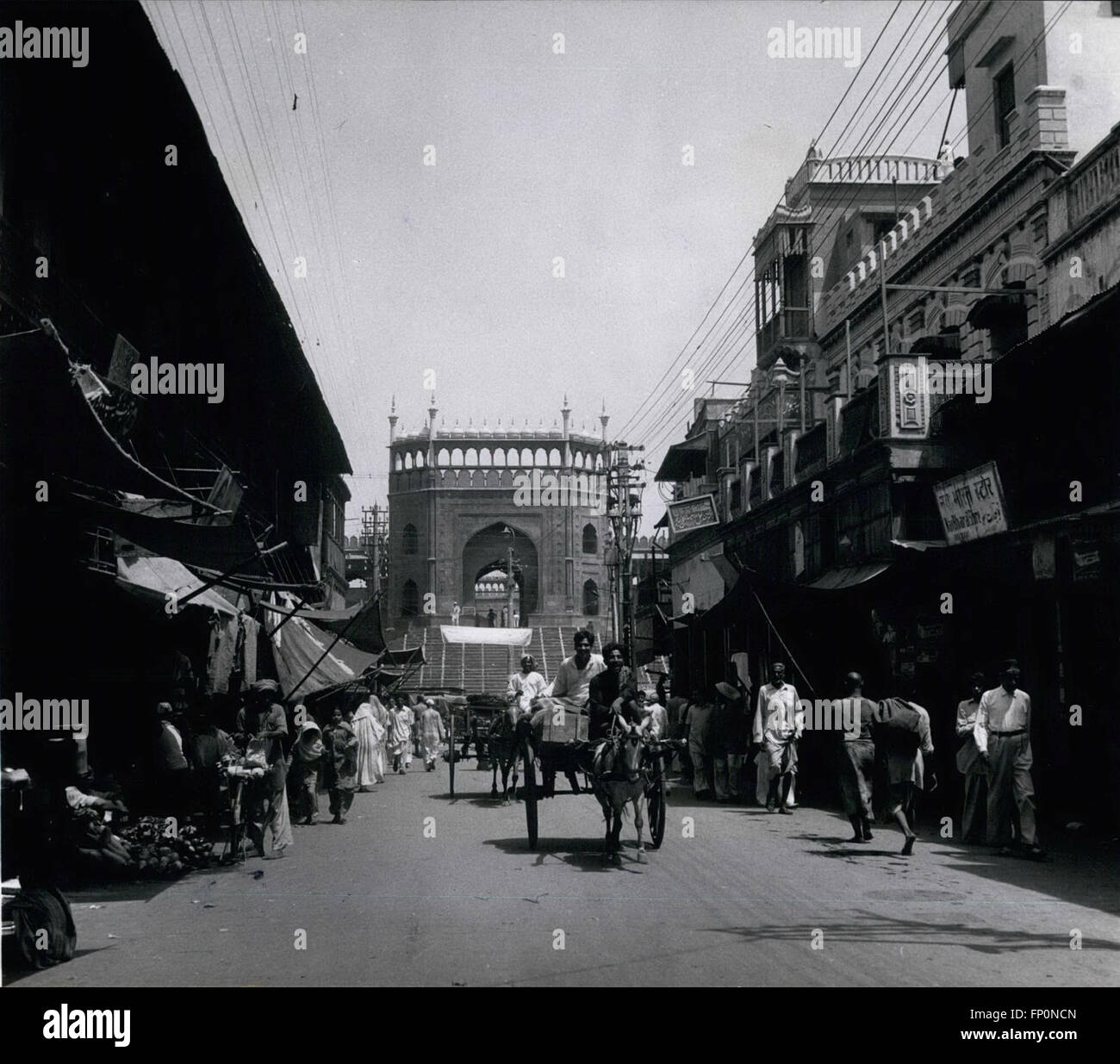 1962 - The great Mosque, old Delhi : Around which all activity turns. © Keystone Pictures USA/ZUMAPRESS.com/Alamy Live News Stock Photo