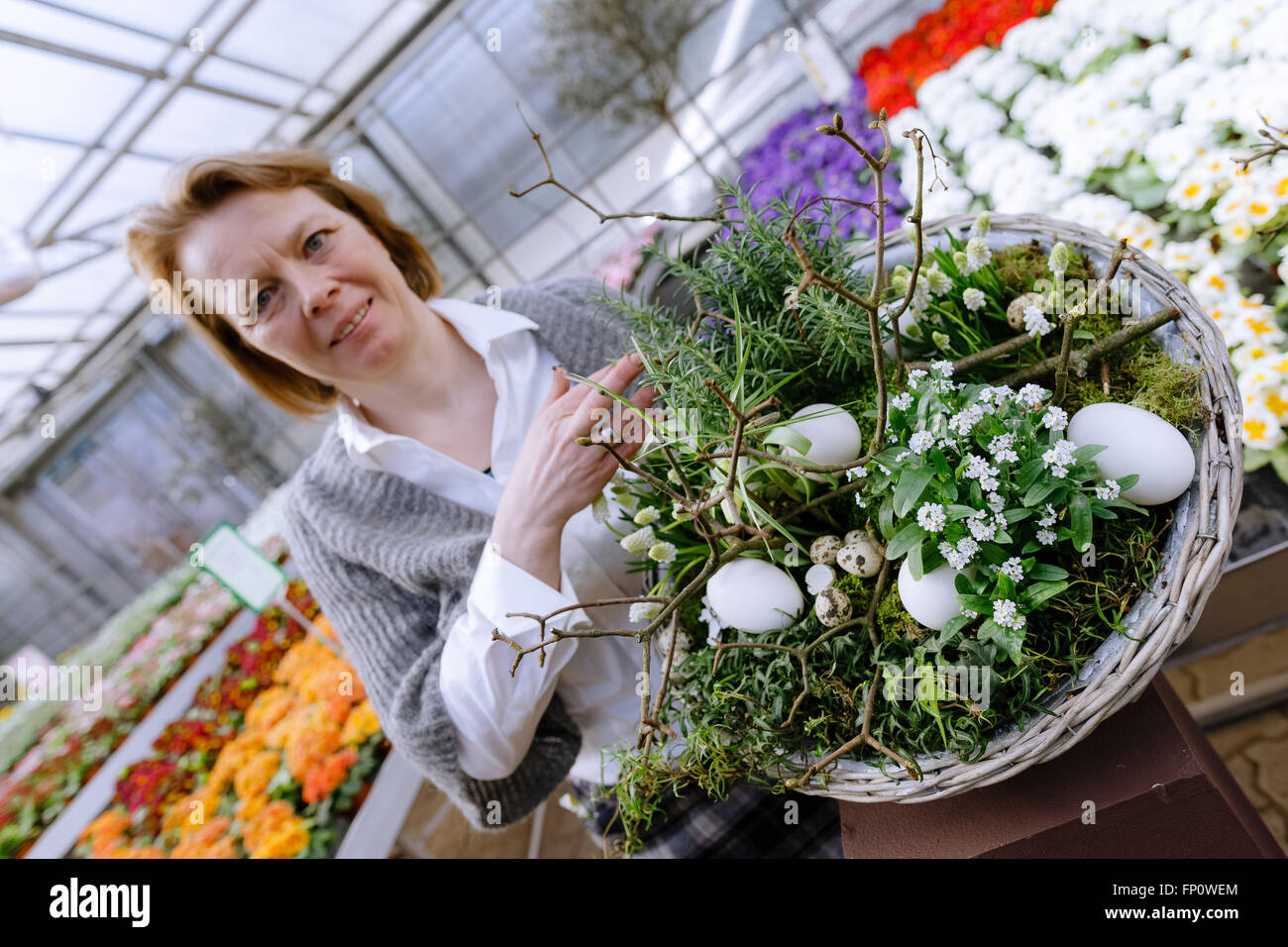 Bargteheide, Germany. 17th Mar, 2016. Master florist Birte Jentsch