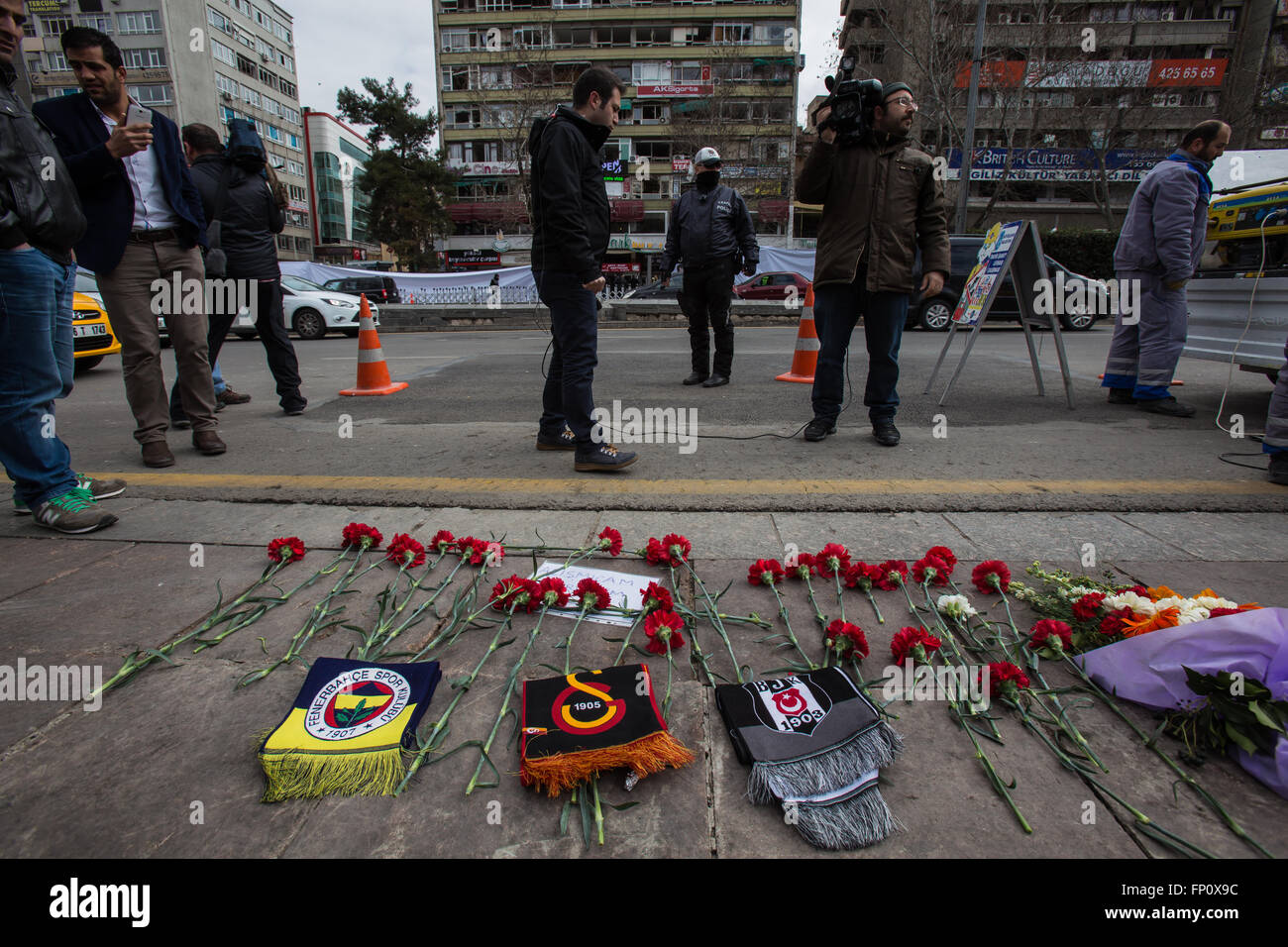 Rivals at bus stop hi-res stock photography and images - Alamy