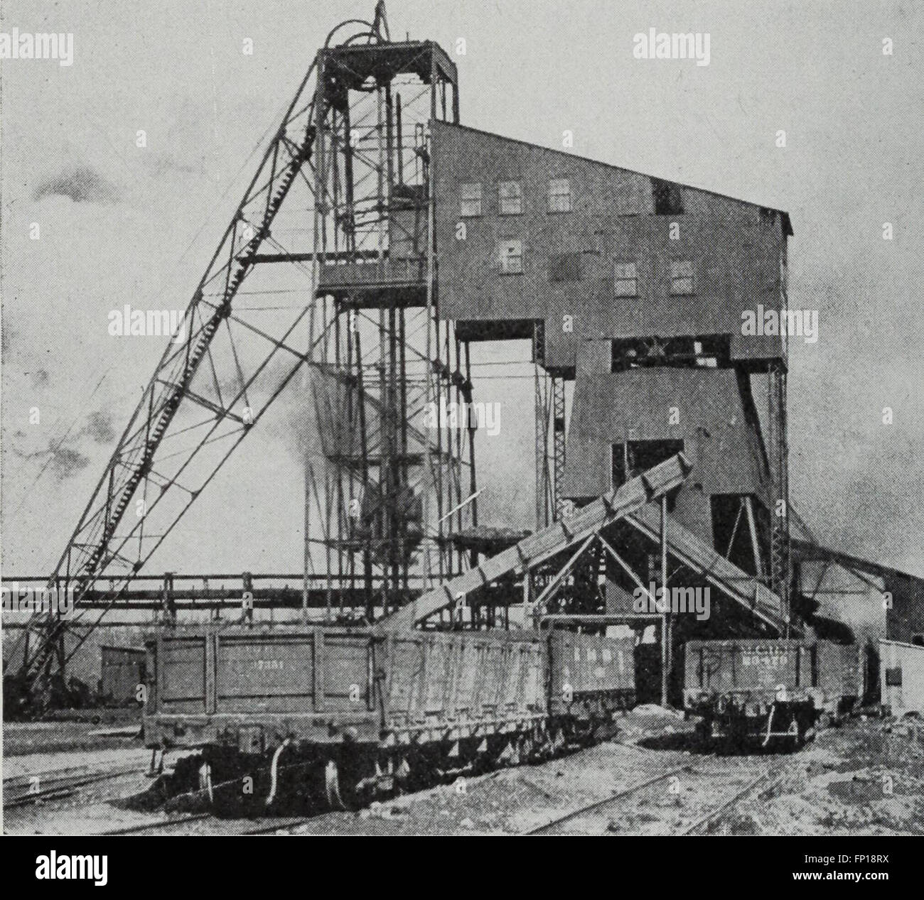 Coal mining in Illinois (1915 Stock Photo Alamy