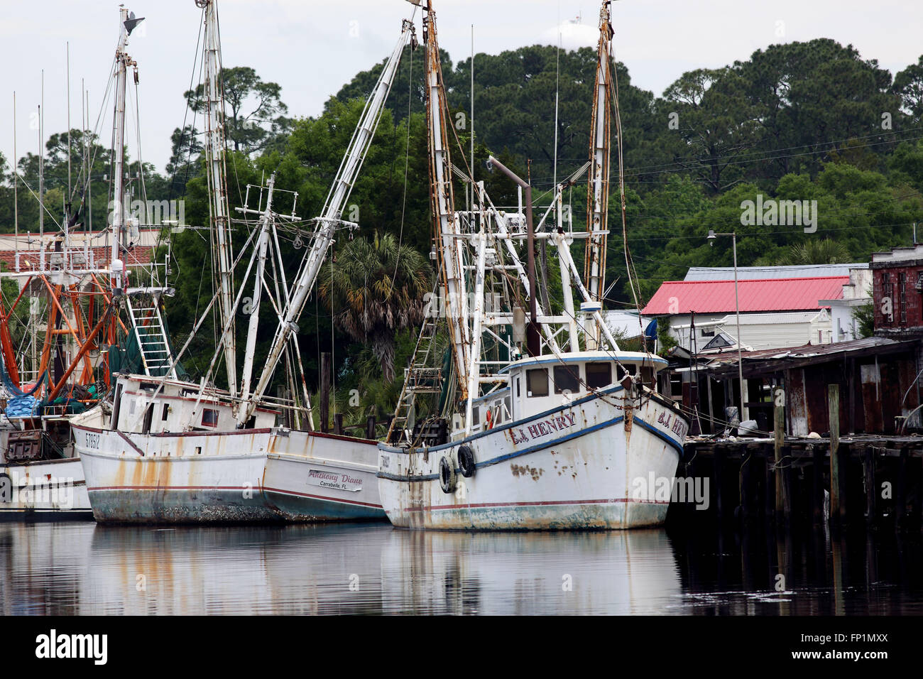 Shrimp boats hi-res stock photography and images - Alamy