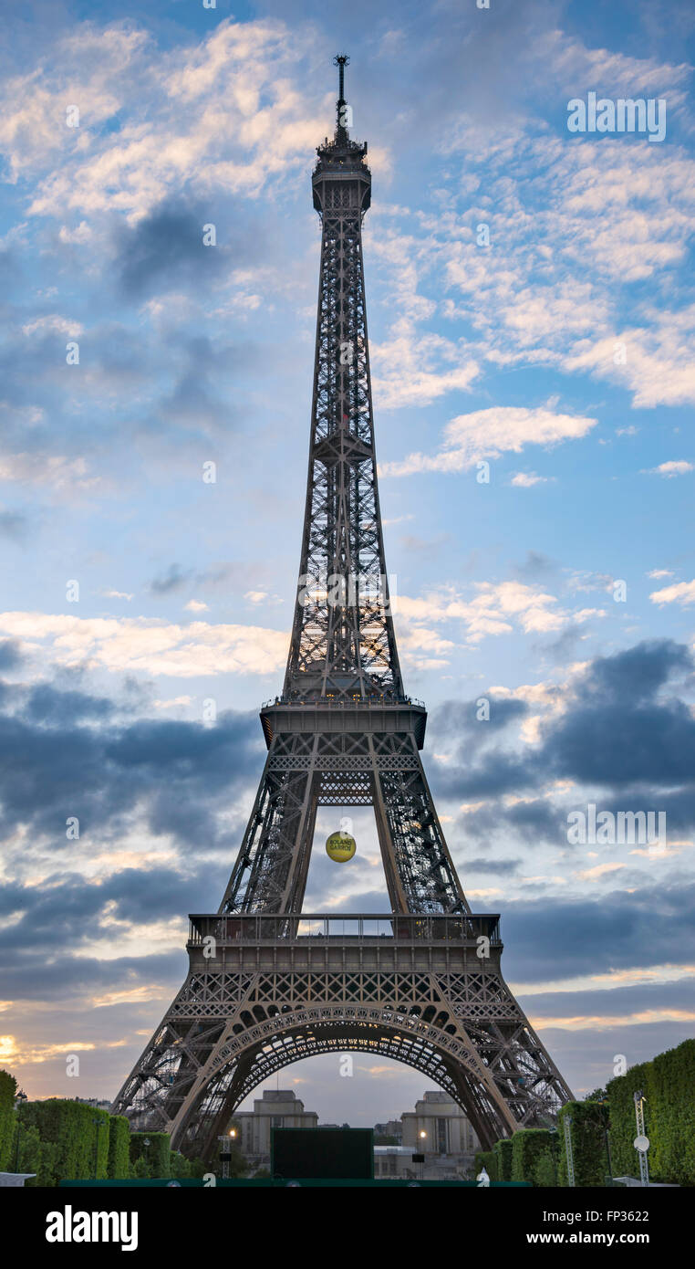 Sunset behind the Eiffel Tower, Champ de Mars, Paris, Ile-de-France, France Stock Photo