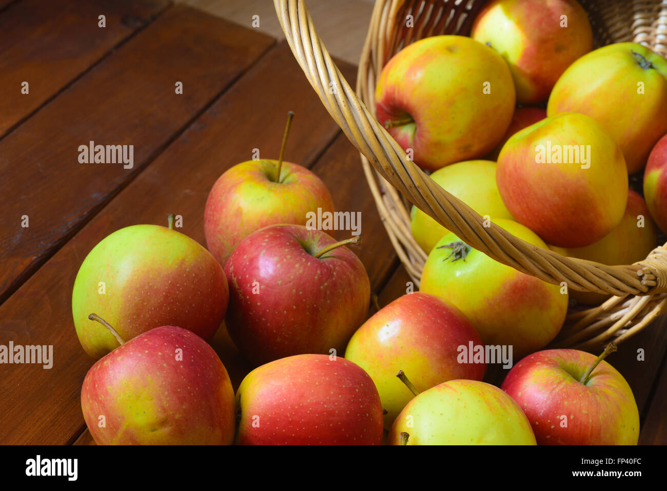 Apple Variants Ripe group of ripe apples in basket Stock Photo - Alamy