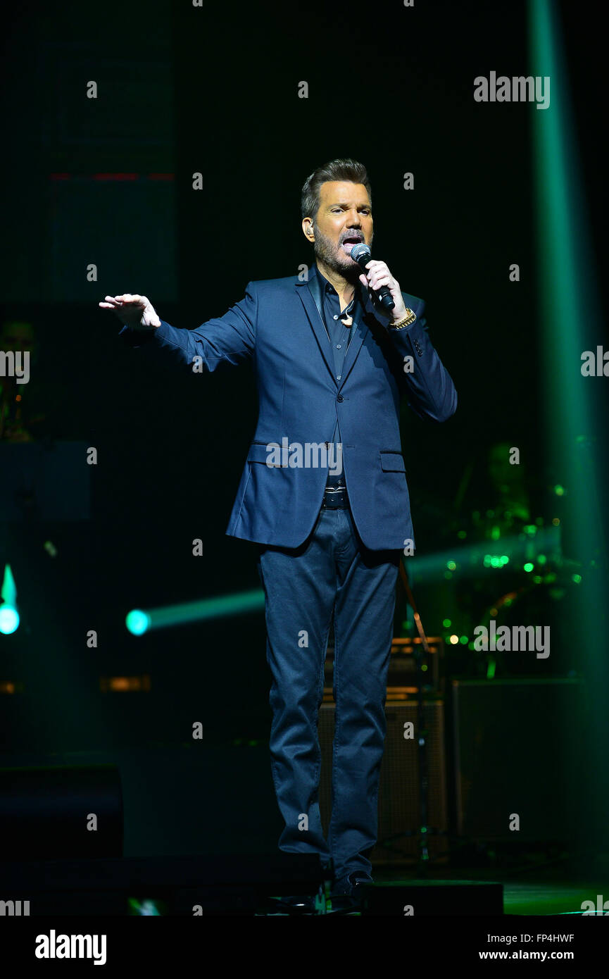 Willy Chirino performs during Gilberto Santa Rosa & Willy Chirino