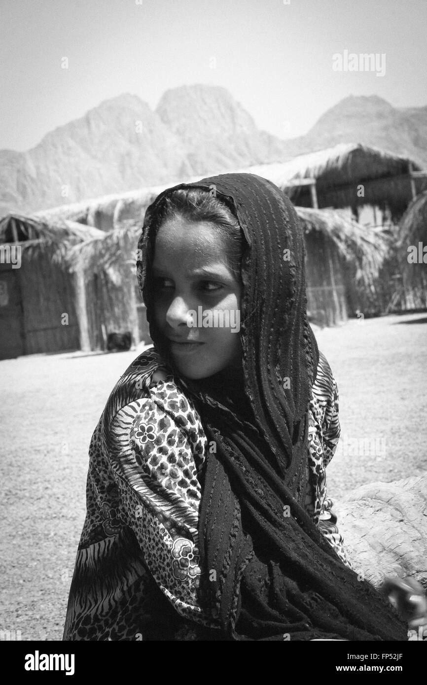 HALF BODY PORTRAIT OF A YOUNG EGYPTIAN GIRL WEARING TRADITIONAL CLOTHES ...