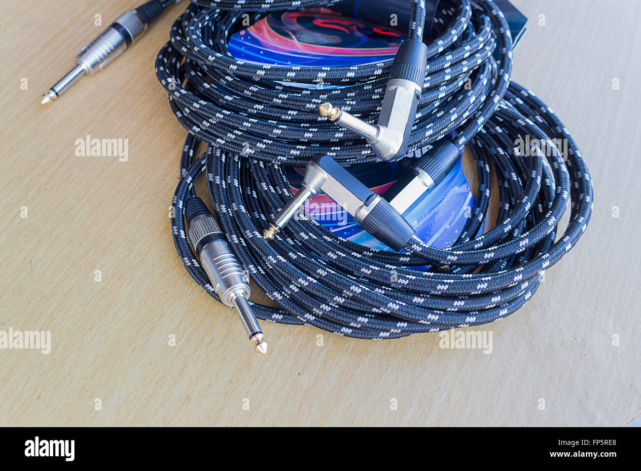 audio jack plug for cables used in music recording studio and live