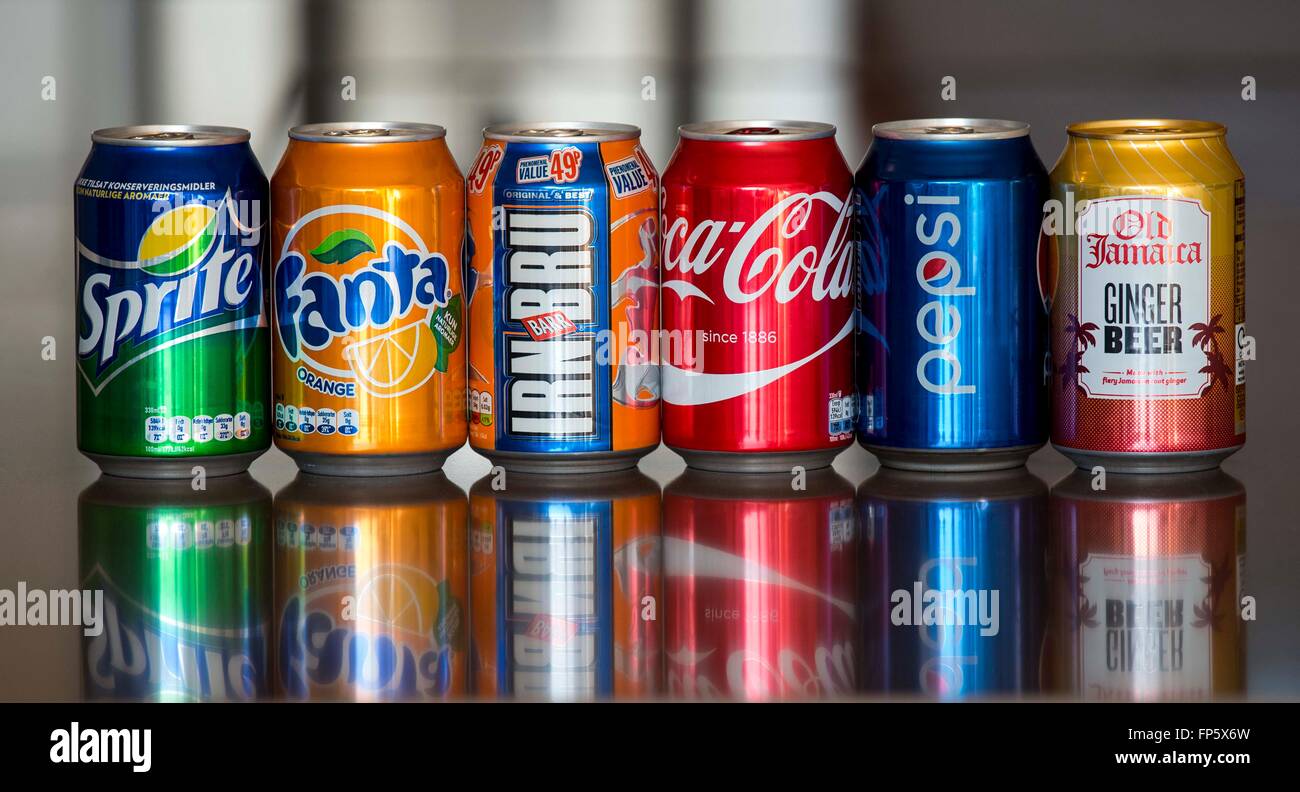 Sugar tax fizzy drink sugary drinks cans Stock Photo
