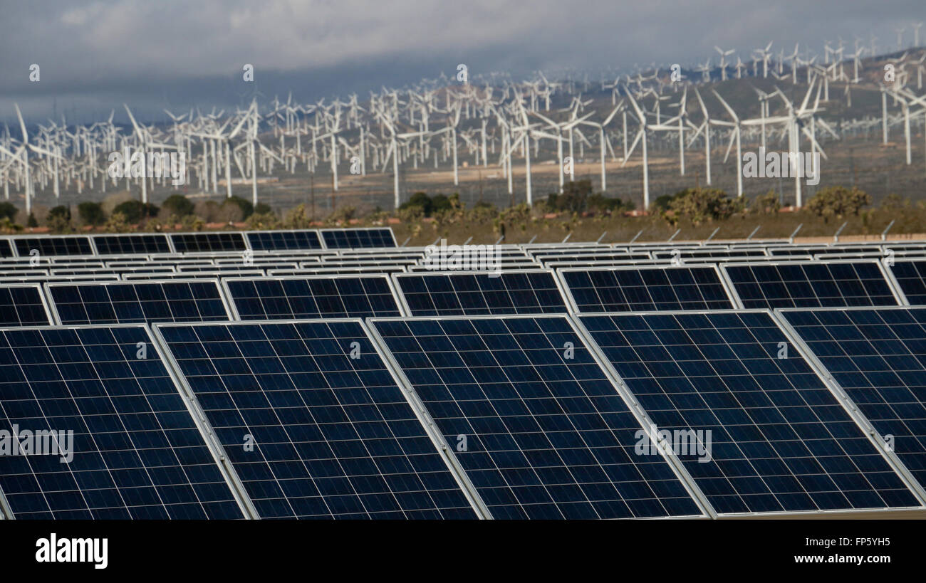 Solar panels and wind mill electric power production near Mojave ...