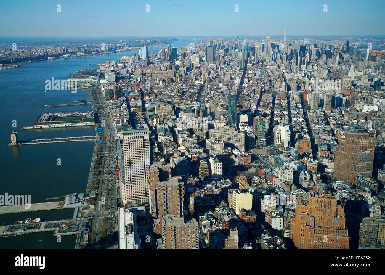 Aerial view of Manhattan facing north with Hudson River on the left ...