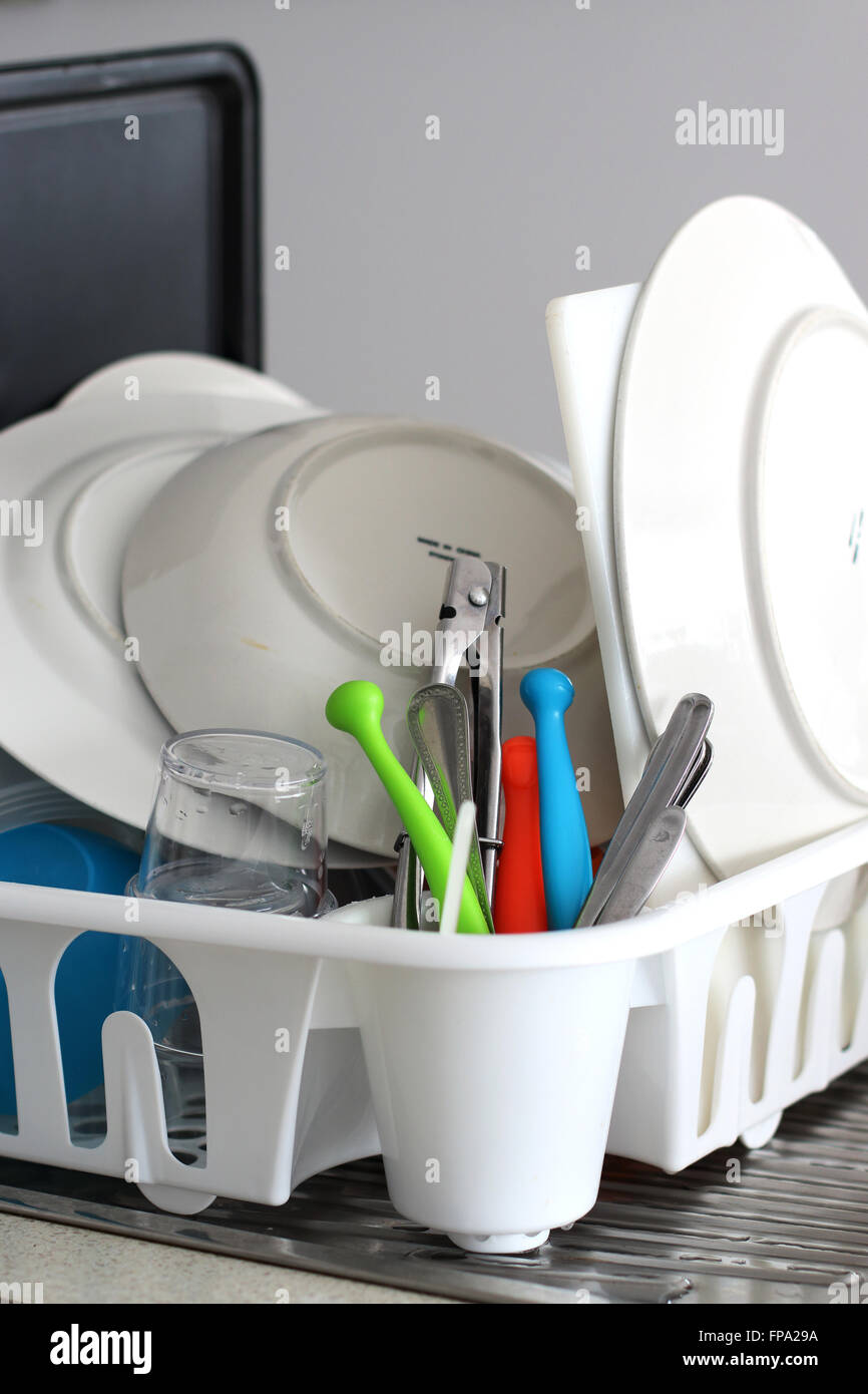 Clean dishes hires stock photography and images Alamy