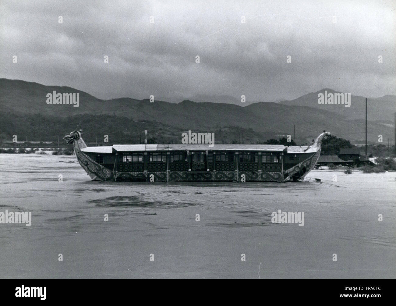 1959 - Typhoon ''Amy'' Floods Taipei. The dragon boat restaurant remains a float in Taipei, without customers, and with anchors dragging as the flood water sws about it. © Keystone Pictures USA/ZUMAPRESS.com/Alamy Live News Stock Photo