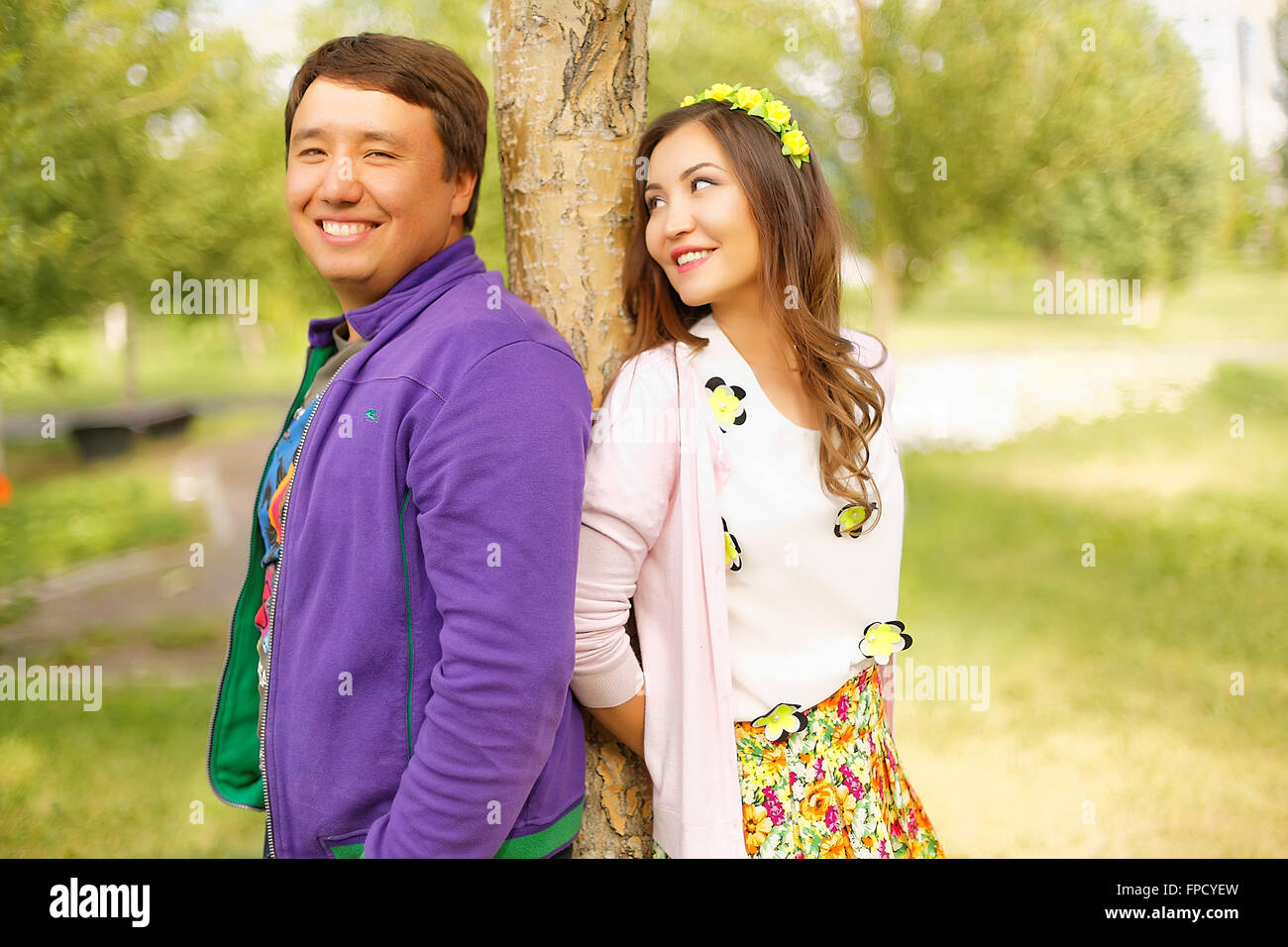 Пара казашек. Фотосессия казахи пара. Молодая казахская пара. Казахская любовь. Супружеская пара казахская.