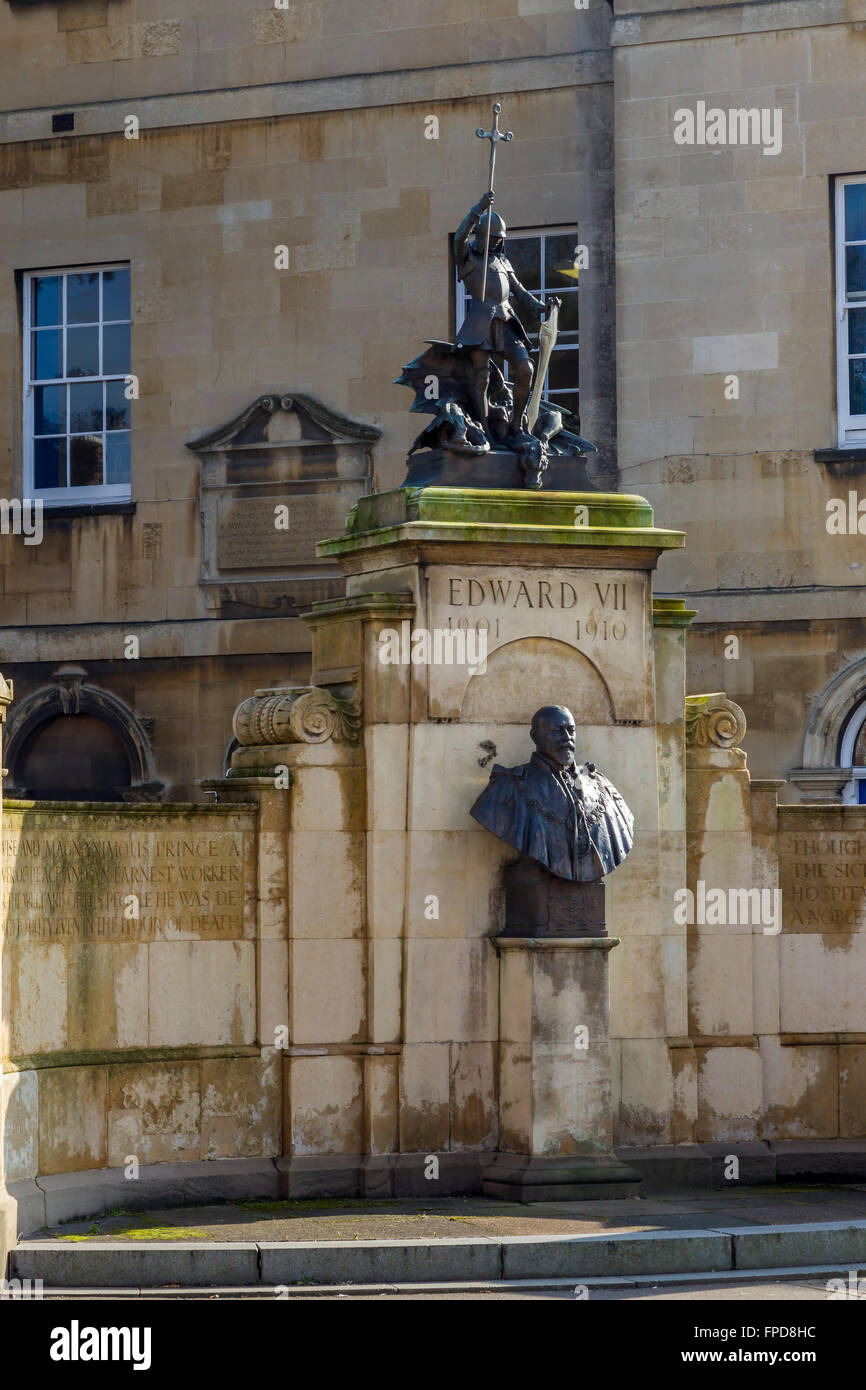 King Edward VII bust made by Sir George Frampton outside Northampton General Hospital old Entrance. Stock Photo