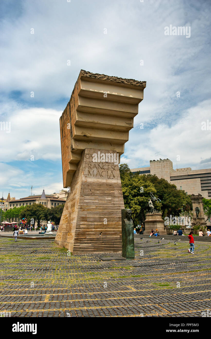 Monument To Francesc Macia Former President And Officer In Spanish Stock Photo Alamy