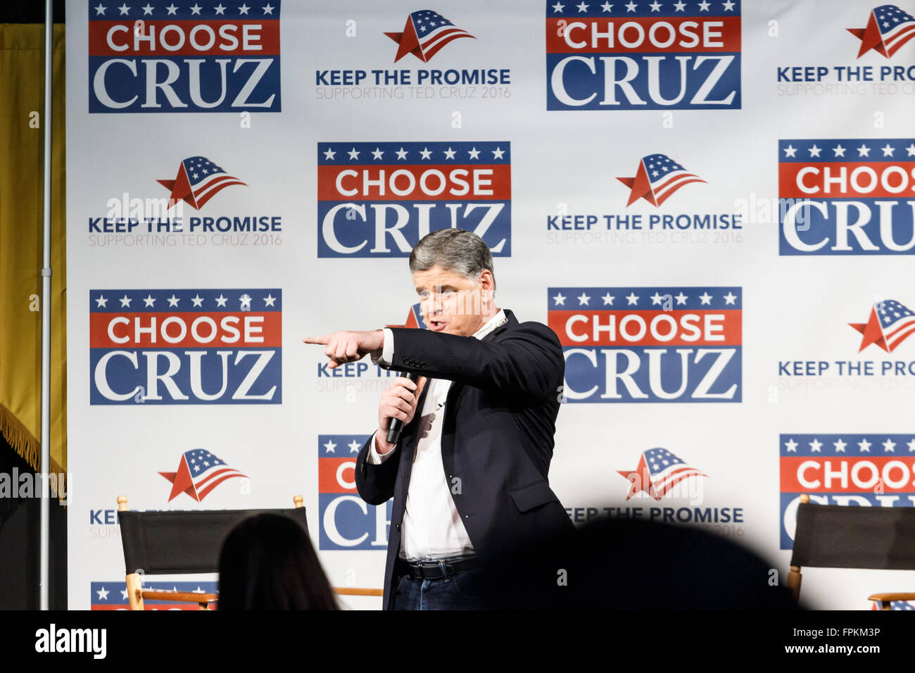 Phoenix, Arizona, USA. 18th March, 2016. Talk show host Sean Hannity