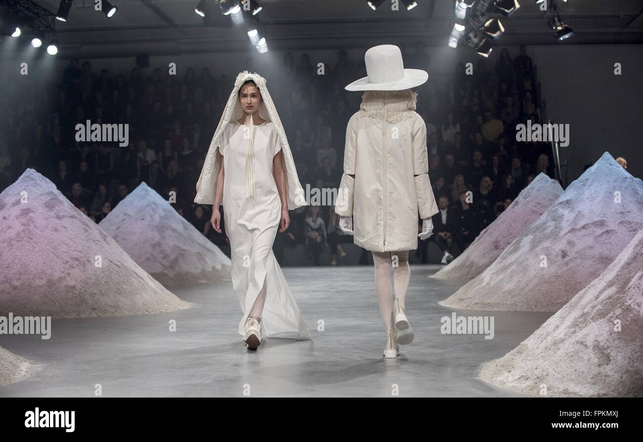 Vilnius, Lithuania. 18th Mar, 2015. Models present creations during the international fashion show "Fashion Infection" in Vilnius, Lithuania, on March 18, 2015. The show was held from March 18 to March 19. © Alfredas Pliadis/Xinhua/Alamy Live News Stock Photo