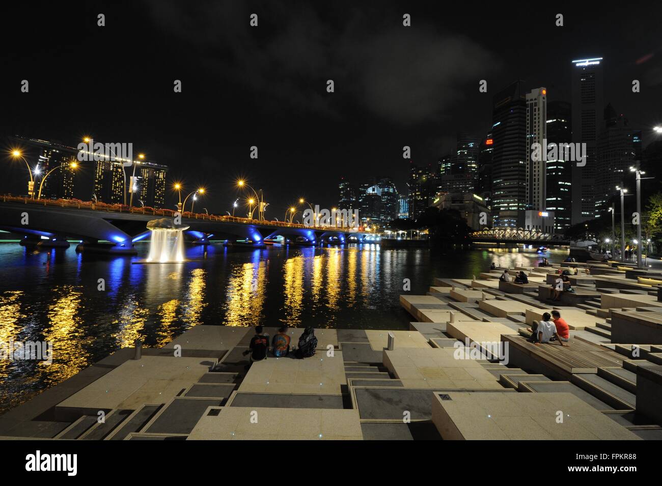 Singapore. 19th Mar, 2016. Photo taken on March 19, 2016 shows Singapore's Marina Bay Area during the Earth Hour campaign at 8:30 p.m. local time. © Then Chih Wey/Xinhua/Alamy Live News Stock Photo