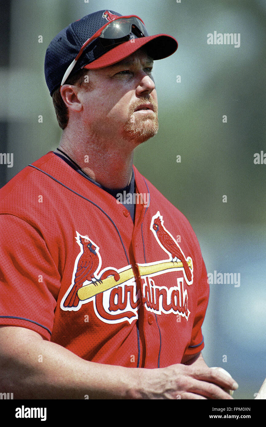 Mark mcgwire 1999 hi-res stock photography and images - Alamy