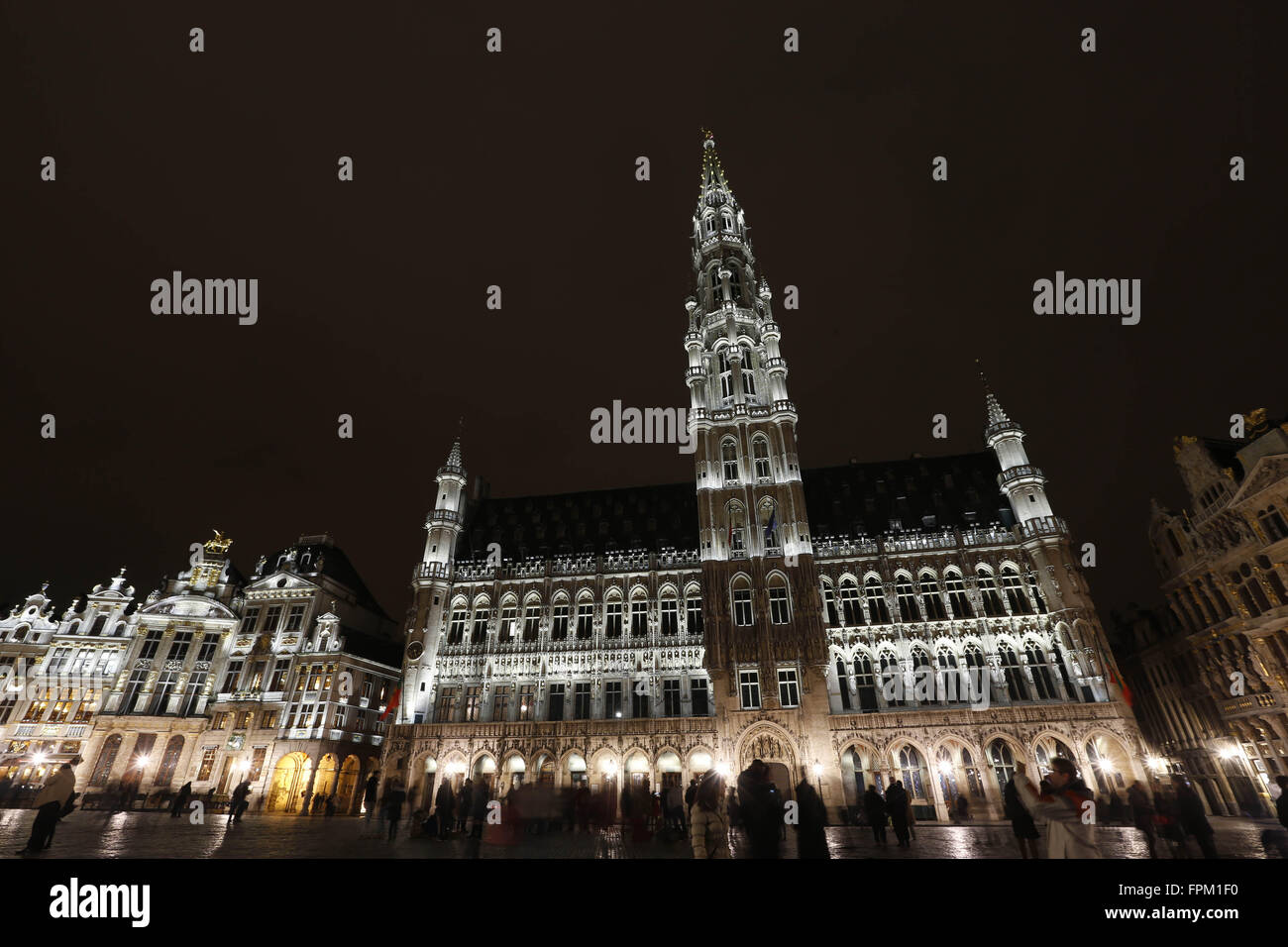Brussels. 19th Mar, 2016. This photo taken on March 19, 2016 shows the city hall before turning off lights for the annual Earth Hour event in Brussels, Belgium. © Ye Pingfan/Xinhua/Alamy Live News Stock Photo