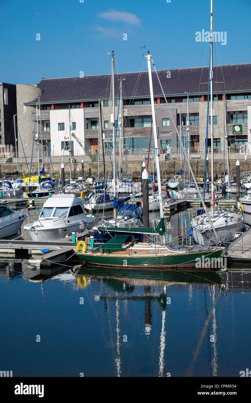 Victoria Dock Caernarfon Gwynedd North Wales Uk Stock Photo Alamy