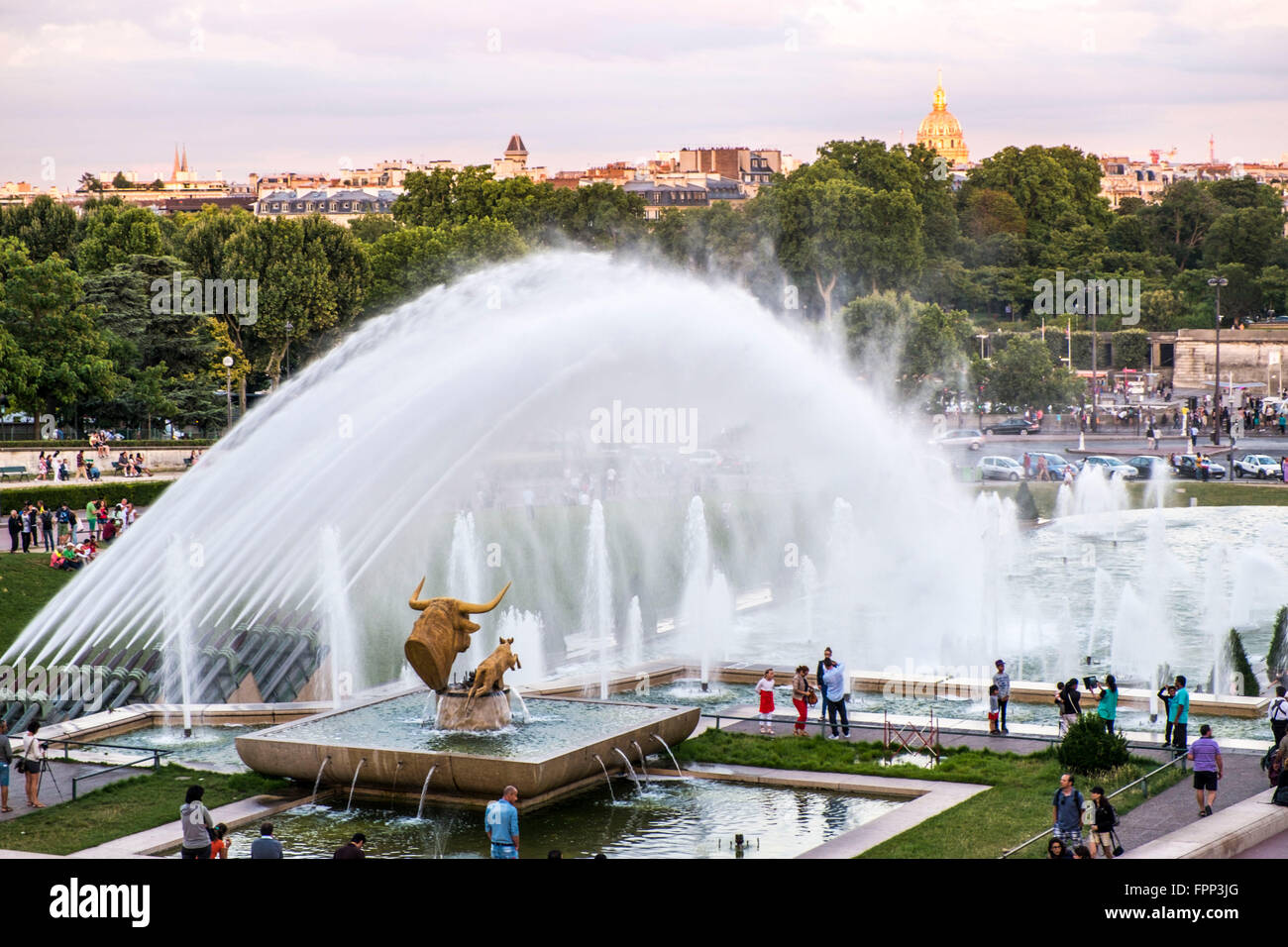 Jardins du trocadero hi-res stock photography and images - Alamy