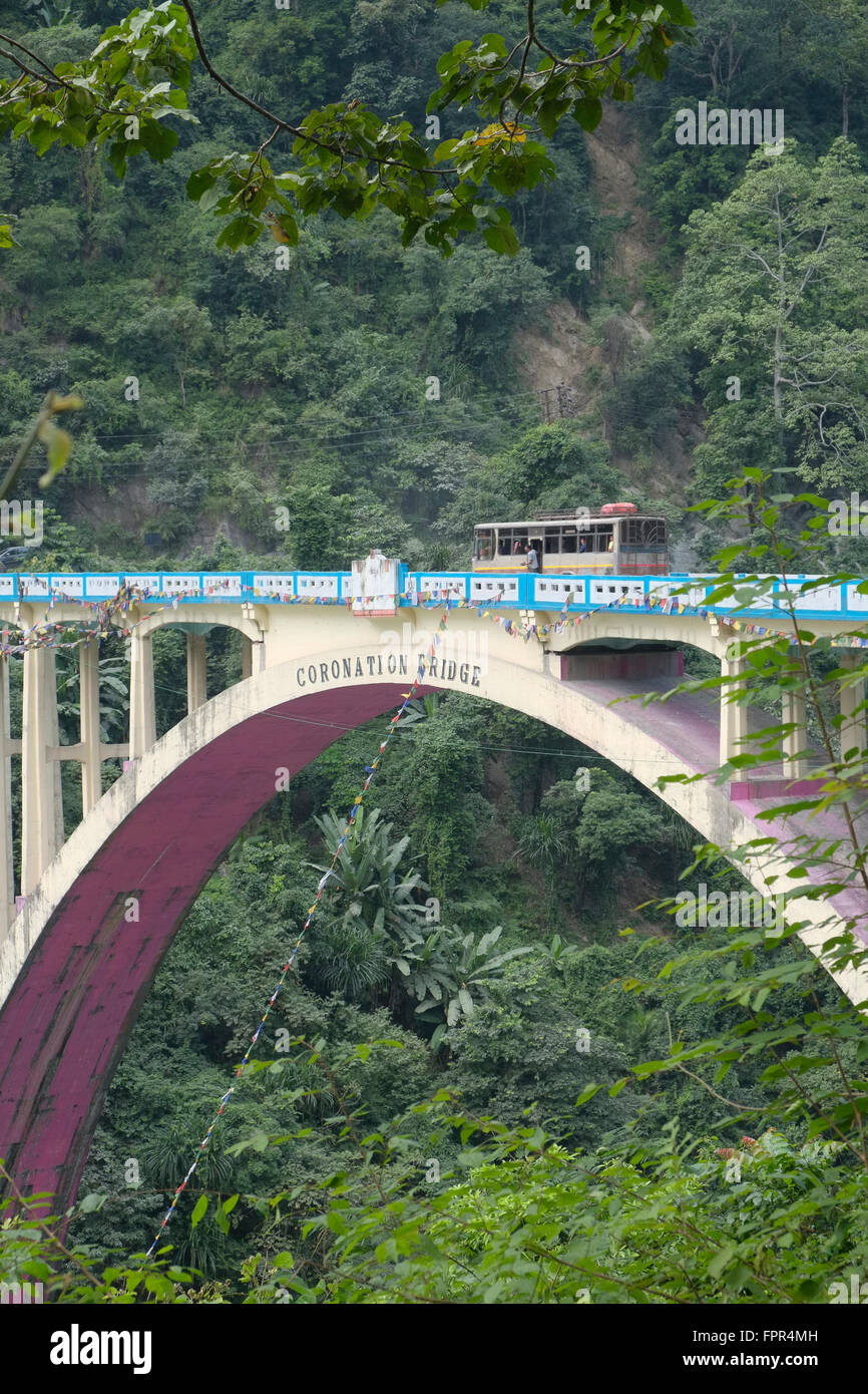 Coronation tiger bridge sevoke darjeeling hi-res stock photography and ...