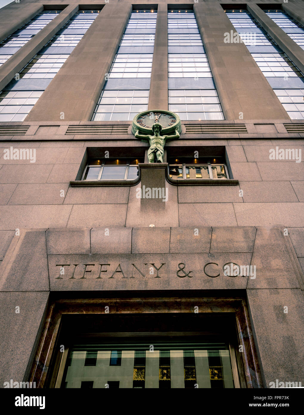 Tiffanys Louis Vuitton 5th Ave 57th Street 2014 Stock Photo - Download  Image Now - Adult, Alertness, Architecture - iStock