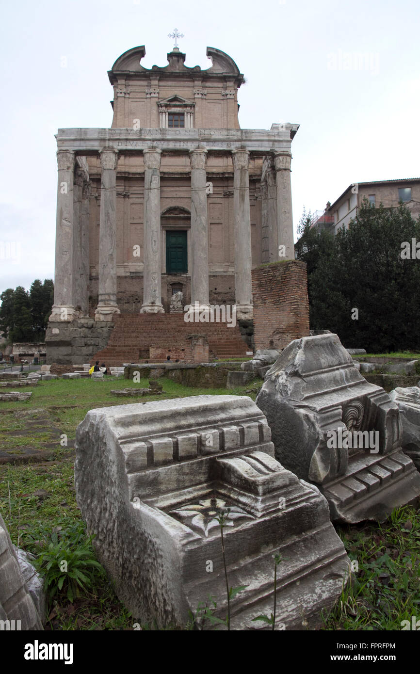 Roman forum ruins rome hi-res stock photography and images - Alamy
