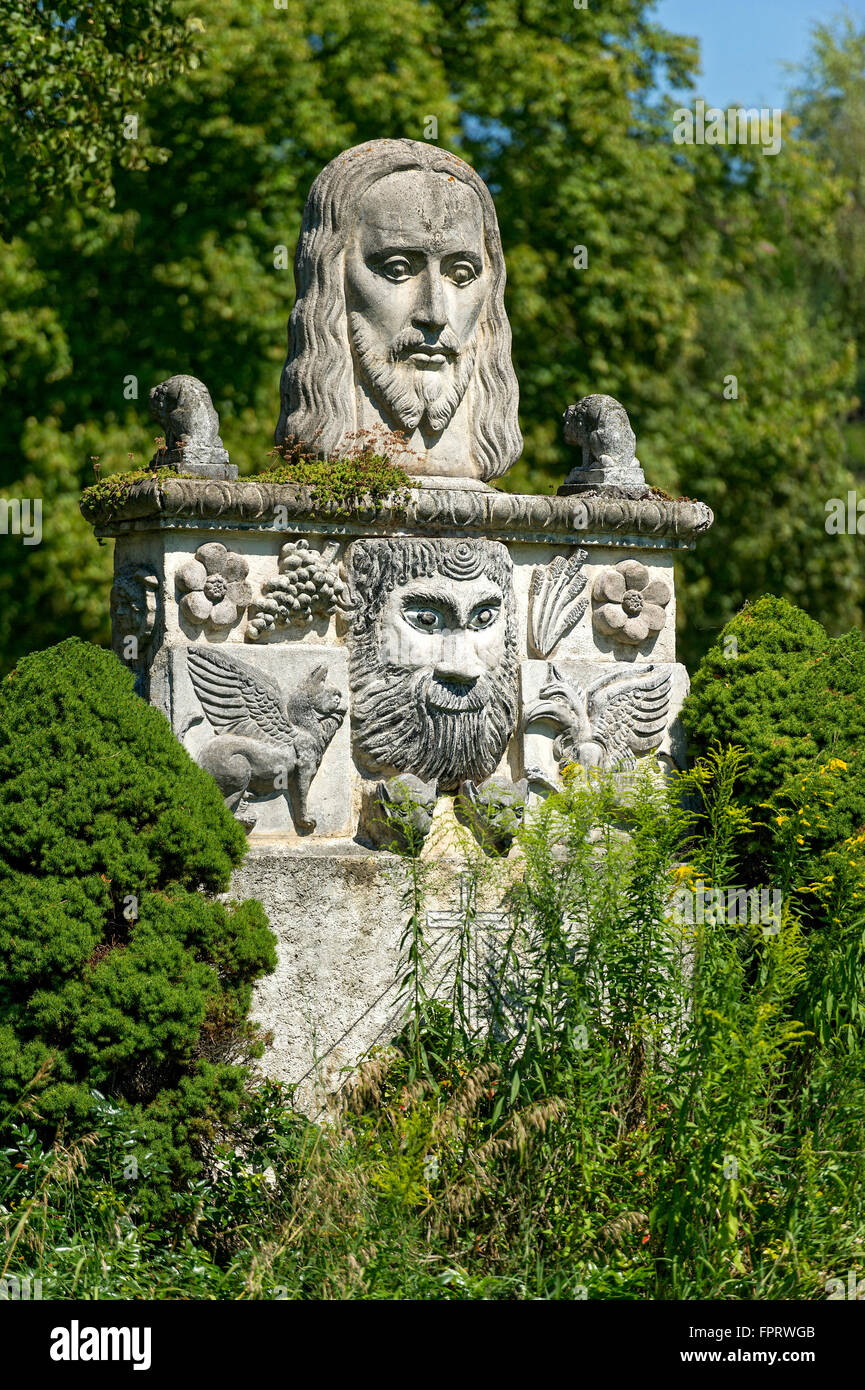 Grotesque sculptures in mixed styles of several epochs by Max Buchhauser, sculpture garden Max-Buchhauser-Garten, Regensburg Stock Photo