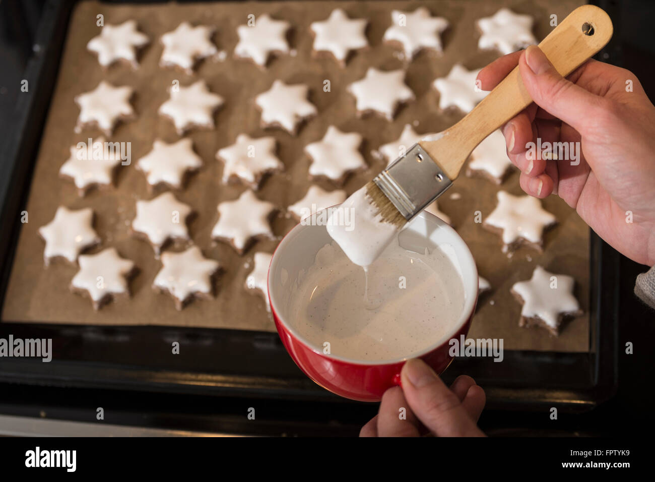 Basting hi-res stock photography and images - Alamy