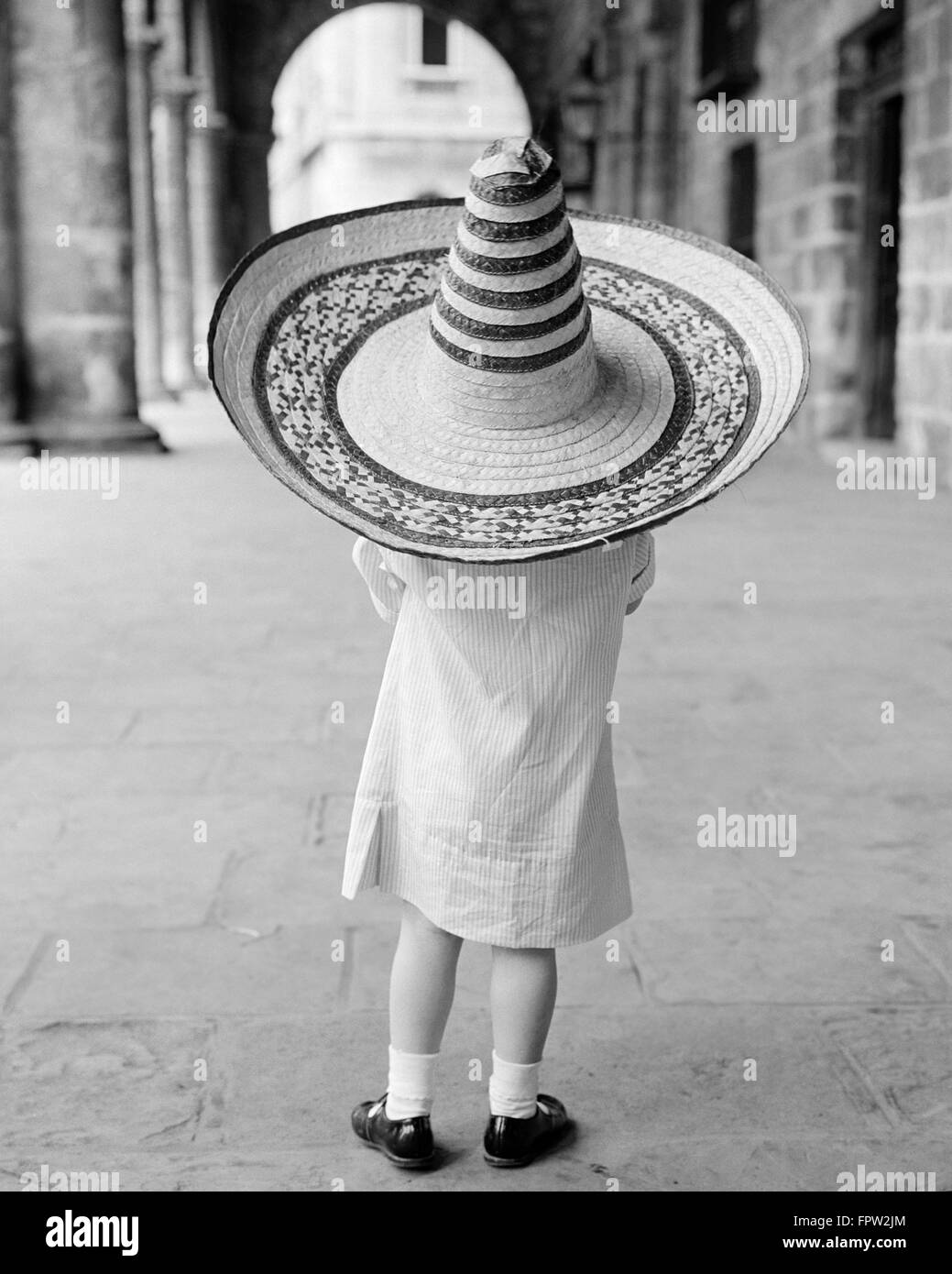 1950s 1960s SMALL GIRL TOURIST SEEN 